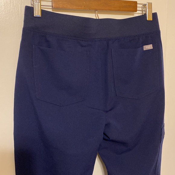 NWT FIGS Zamora Jogger Scrub Pants In Navy - Picture 8 of 11